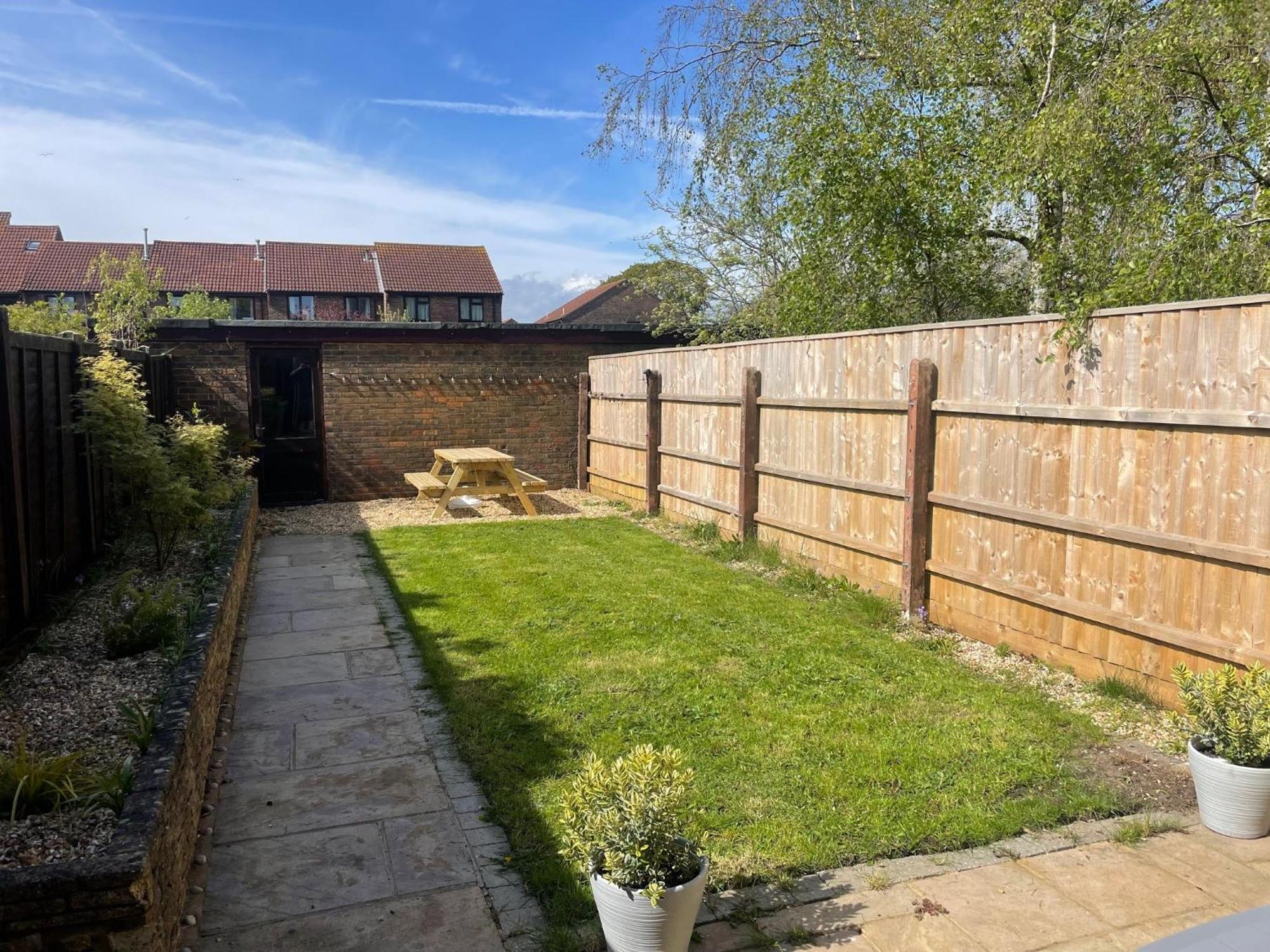 Cosy Home Near Christchurch Harbour Exterior foto